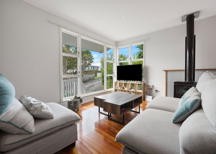  at 1/12 Tonkin Drive, Sunnynook, North Shore City, Auckland