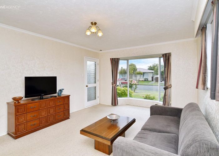  at 2/9 Chilton Drive, Mairehau, Christchurch