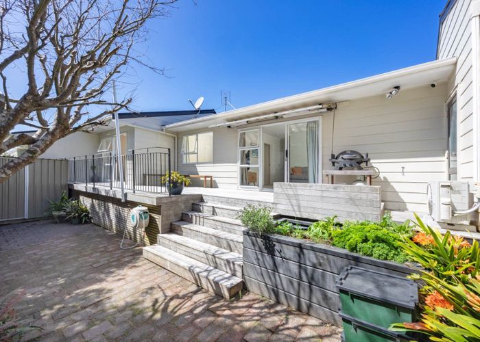  at 2/12 Parker Avenue, New Lynn, Auckland