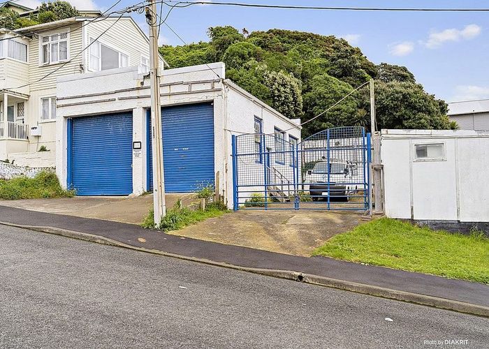 at 212 Rongotai Road, Rongotai, Wellington