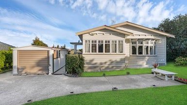  at 152 White Swan Road, Mount Roskill, Auckland