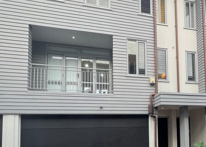  at 6U Carlton Gore Road, Grafton, Auckland City, Auckland