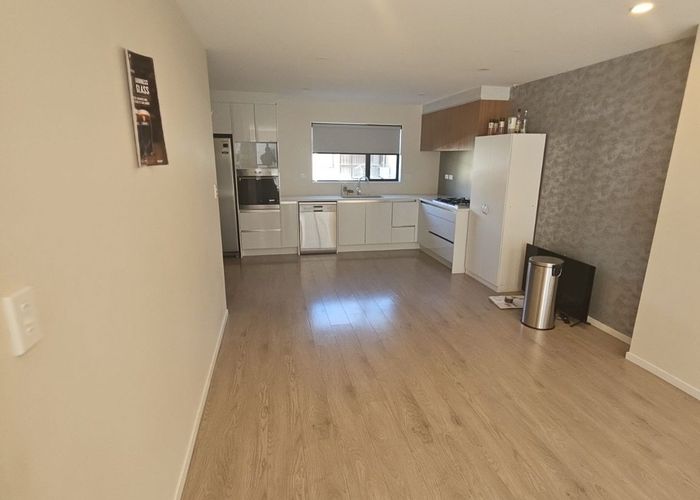  at 12/5 Perekia Street, Albany, North Shore City, Auckland