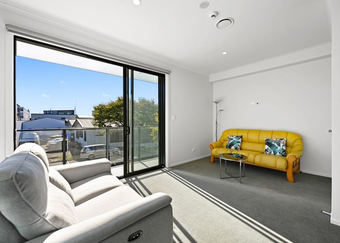  at 1/13 Vialou Street, Hamilton Central, Hamilton