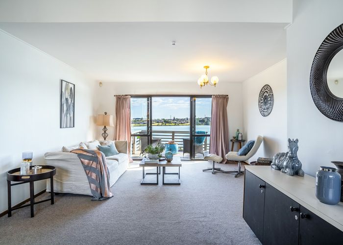  at 7A Sunset View Road, Panmure, Auckland