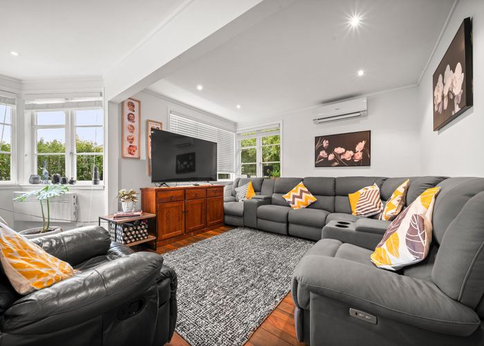  at 121  Fairview Avenue, Fairview Heights, North Shore City, Auckland