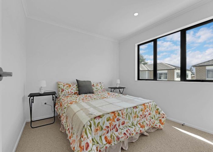  at 8D Gardiner Grove, Mangere East, Manukau City, Auckland