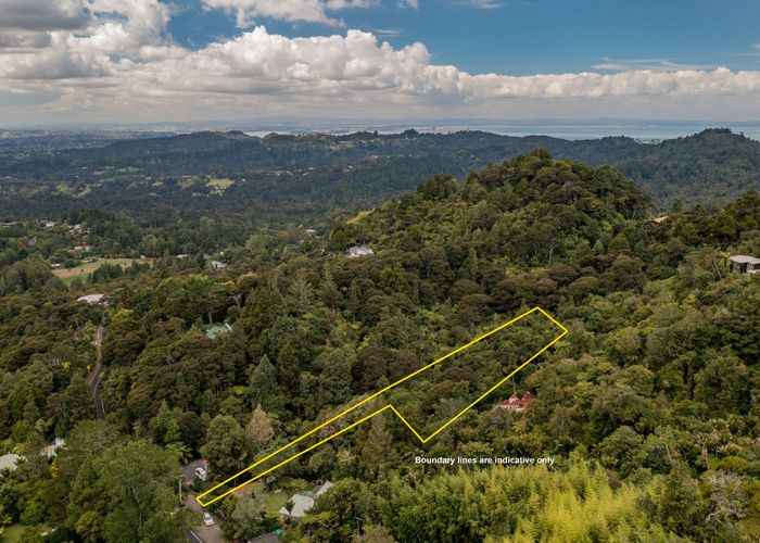  at 882 West Coast Road, Waiatarua, Auckland