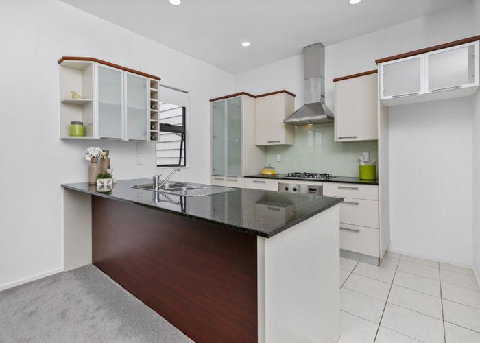  at 4/40 Scarlet Oak Drive, Schnapper Rock, Auckland