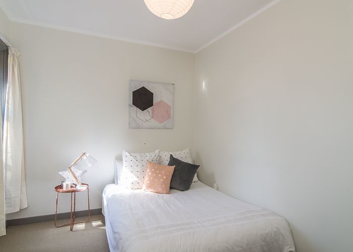  at 3/12 Norna Crescent, Kelburn, Wellington