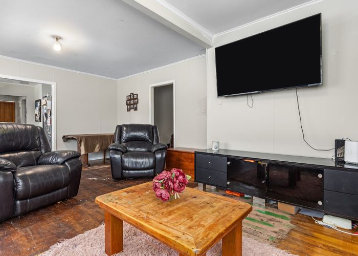  at 2 Cobham Street, Taneatua