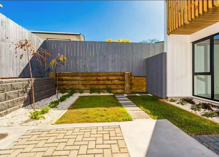  at 5/13 Normandy Place, Henderson, Waitakere City, Auckland