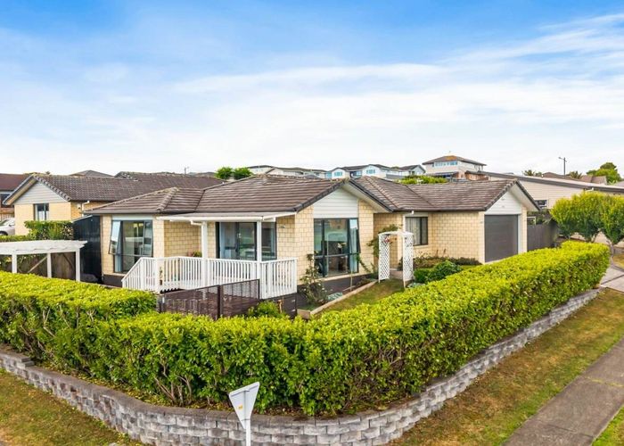  at 10 Karika Place, Massey, Auckland