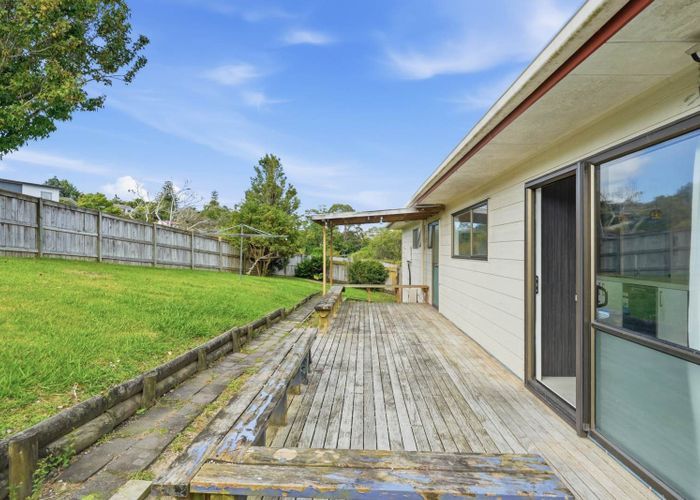  at 38 Oaktree Avenue, Browns Bay, North Shore City, Auckland