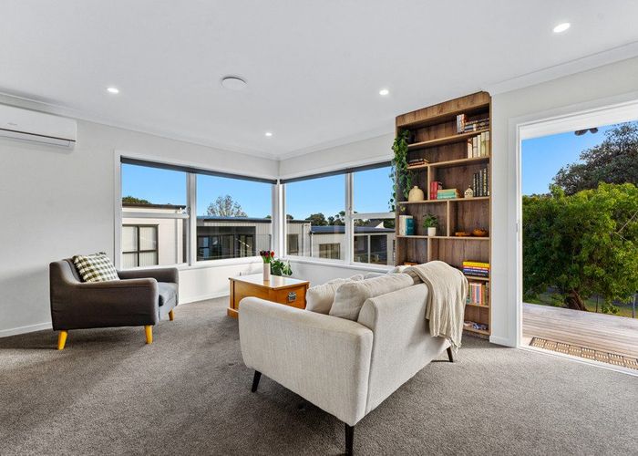  at 1/22 Gladys Avenue, Glenfield, North Shore City, Auckland