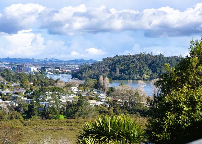  at 88 Pemberton Avenue, Bayview, North Shore City, Auckland
