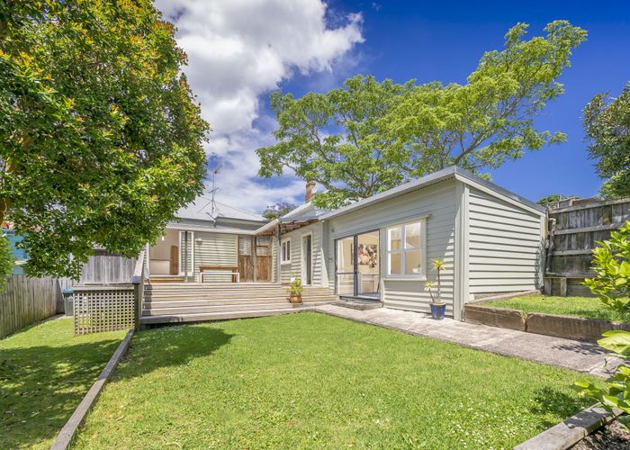  at 14 Kingsland Avenue, Kingsland, Auckland