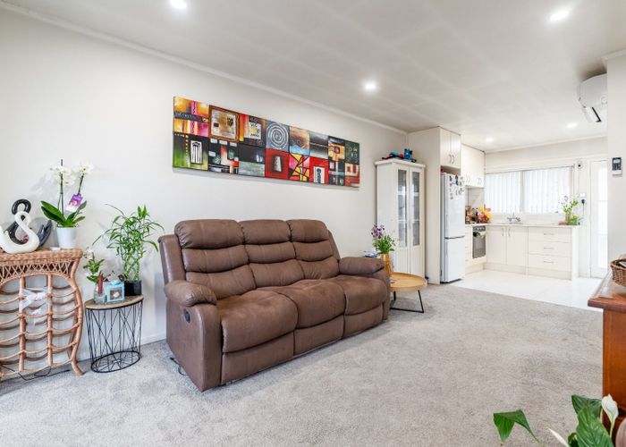  at 4/6 Ray Small Drive, Papakura, Papakura, Auckland