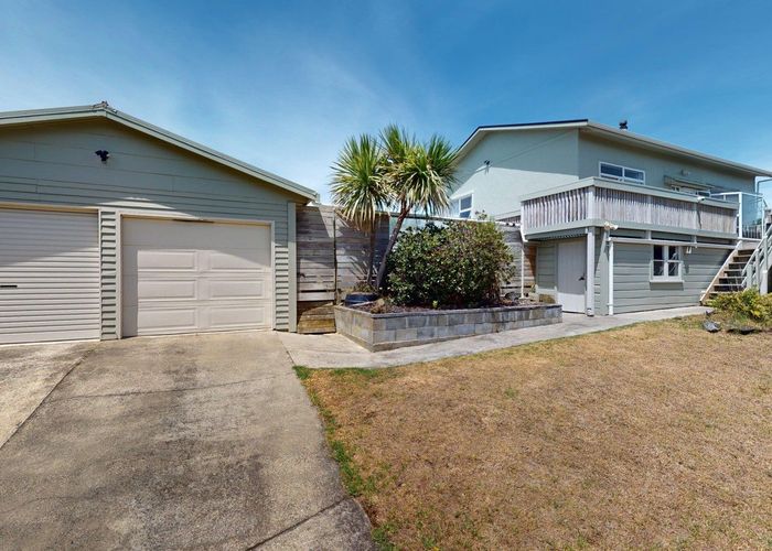  at 40 Kahukura Avenue, Waitarere Beach, Levin