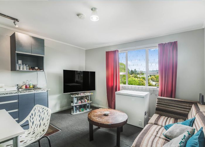  at 1/31 Rangeview Road, Sunnyvale, Auckland