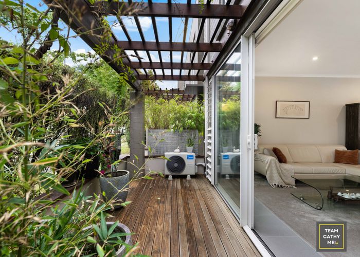  at 15 Hakawai Avenue, Takanini, Papakura, Auckland