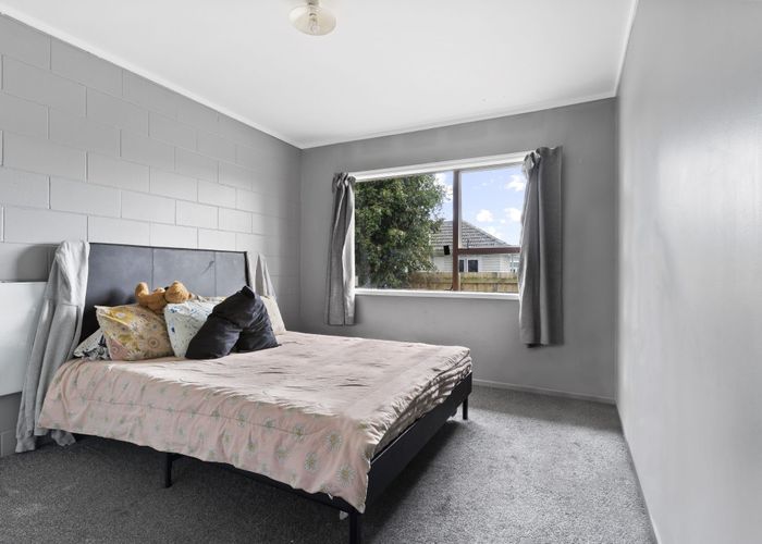  at 2/21 Cleek Road, Mangere East, Manukau City, Auckland