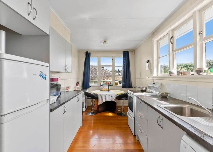  at 22 Eastview Road, Glen Innes, Auckland