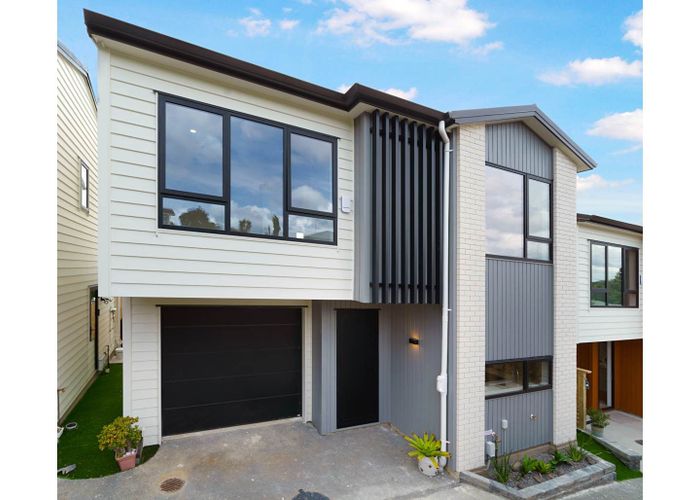  at 8B Mason Street, New Lynn, Waitakere City, Auckland