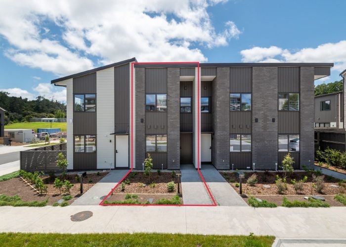  at 5 Wakaturia Way, Glenfield, North Shore City, Auckland