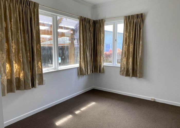  at 114 Mcleod Road, Te Atatu South, Auckland