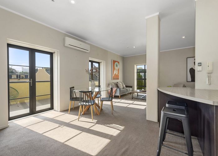  at 2/3 Tisdall Terrace, Hamilton Central, Hamilton