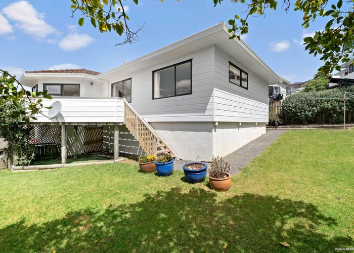  at 2/66 Picasso Drive, West Harbour, Auckland