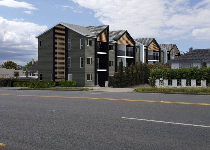  at 4027 Great North Road, Glen Eden, Auckland