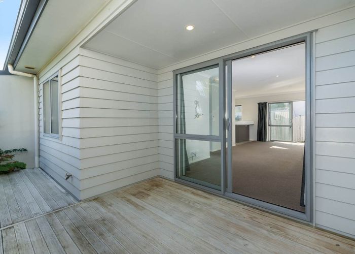  at 32b Braemar Road, Rothesay Bay, North Shore City, Auckland
