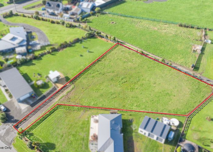  at 11 Grefor Lane, Waitarere, Levin