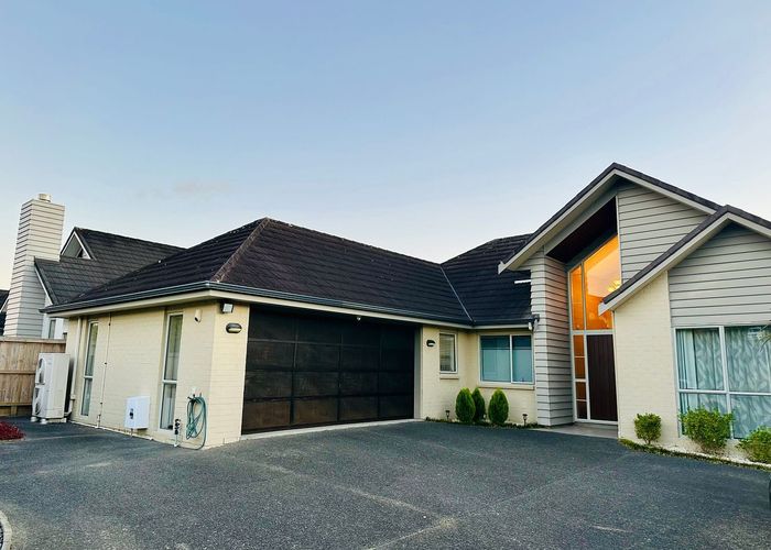  at 5 Catlins Place, Fairview Heights, North Shore City, Auckland