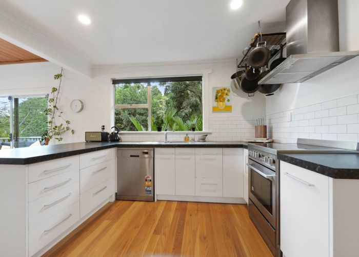  at 53 Laingholm Drive, Laingholm, Waitakere City, Auckland