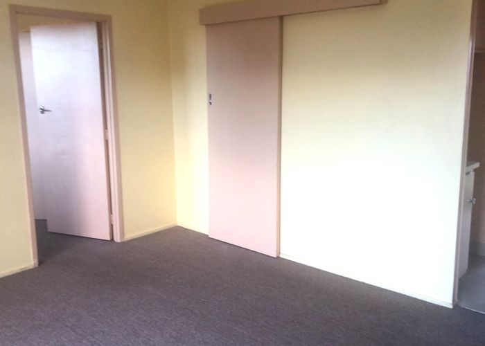  at 2/8 Margaret Road, Papatoetoe, Auckland