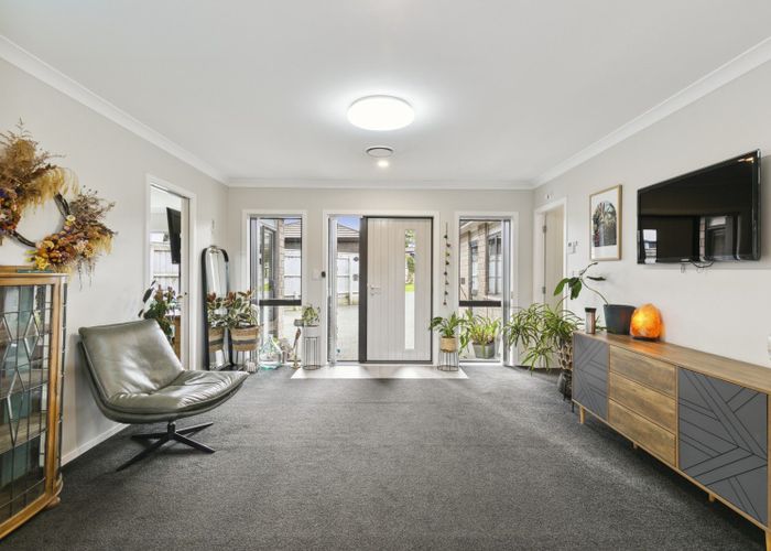  at 32 Mervyn Kemp Drive, Tawa, Wellington