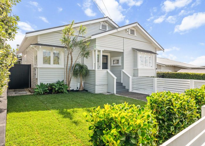  at 28 Warwick Avenue, Westmere, Auckland