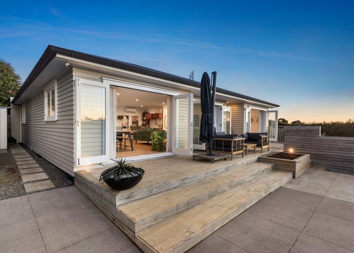  at 1/11 Ridgemount Rise, Mangere Bridge, Auckland