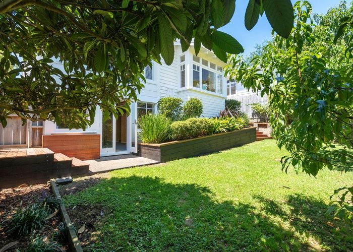  at 7B North Avenue, Narrow Neck, North Shore City, Auckland