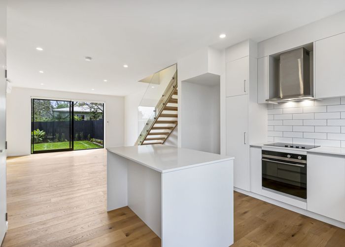  at 10/82 East Coast Road, Milford, Auckland