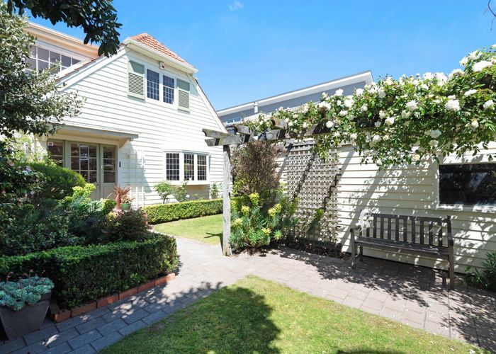  at 9 Falkirk Avenue, Seatoun, Wellington