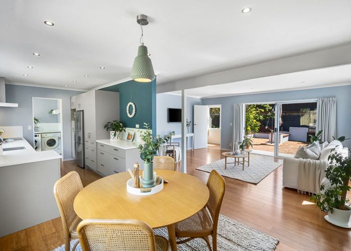  at 2/24 James Street, Redcliffs, Christchurch