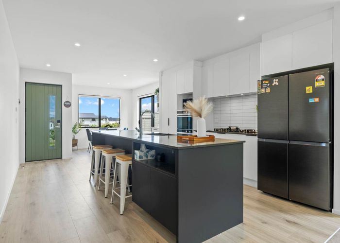  at 5 Parkmore Drive, Papakura, Papakura, Auckland