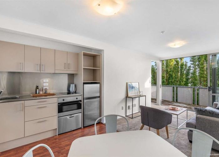  at 6/11 Sentinel Road, Herne Bay, Auckland