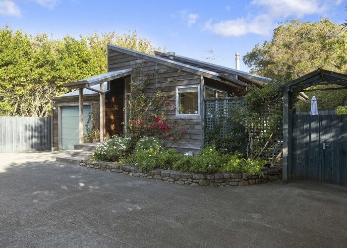  at 82 Te Moana Road, Waikanae Beach, Waikanae