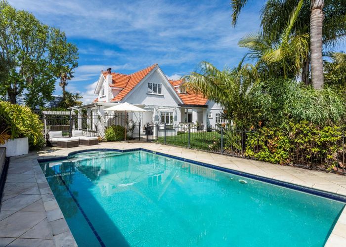  at 1 Ascot Avenue, Narrow Neck, Auckland