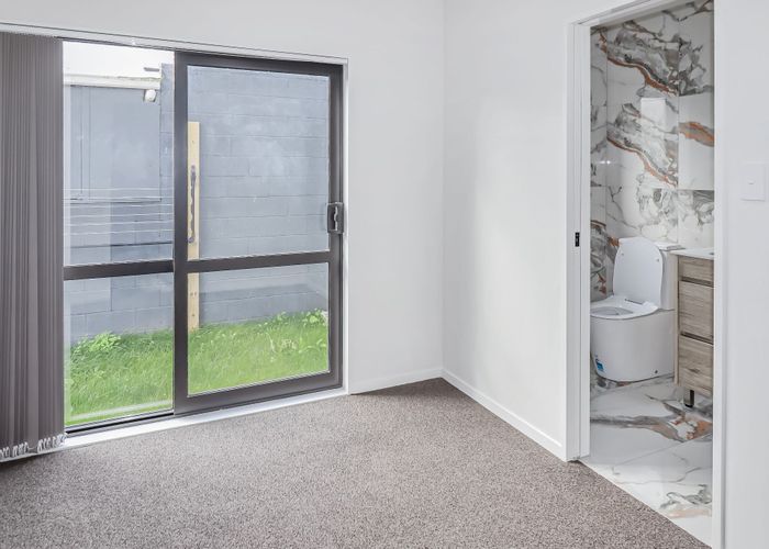  at 553f Massey Road, Mangere, Manukau City, Auckland